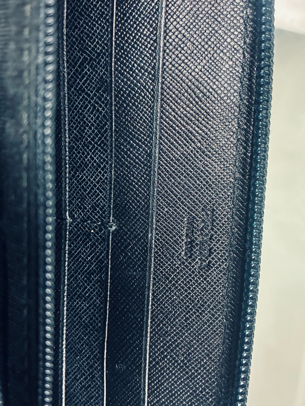 Vintage Black Prada Tessuto Wallet - Picture 5 of 5